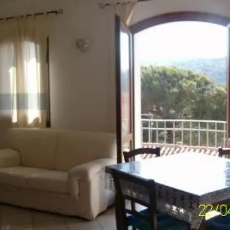 Azzurro Con Balcone E Panorama Sul Paese * Santa Teresa Gallura